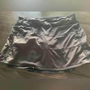 LULULEMON gray skirt